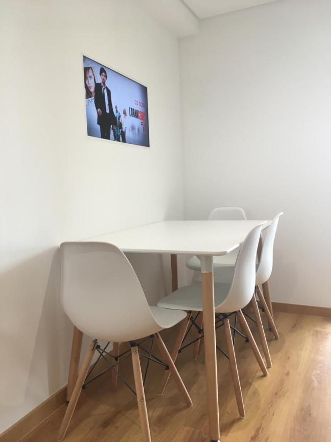 Bedrooms In Modern Guest House Almada Exterior photo